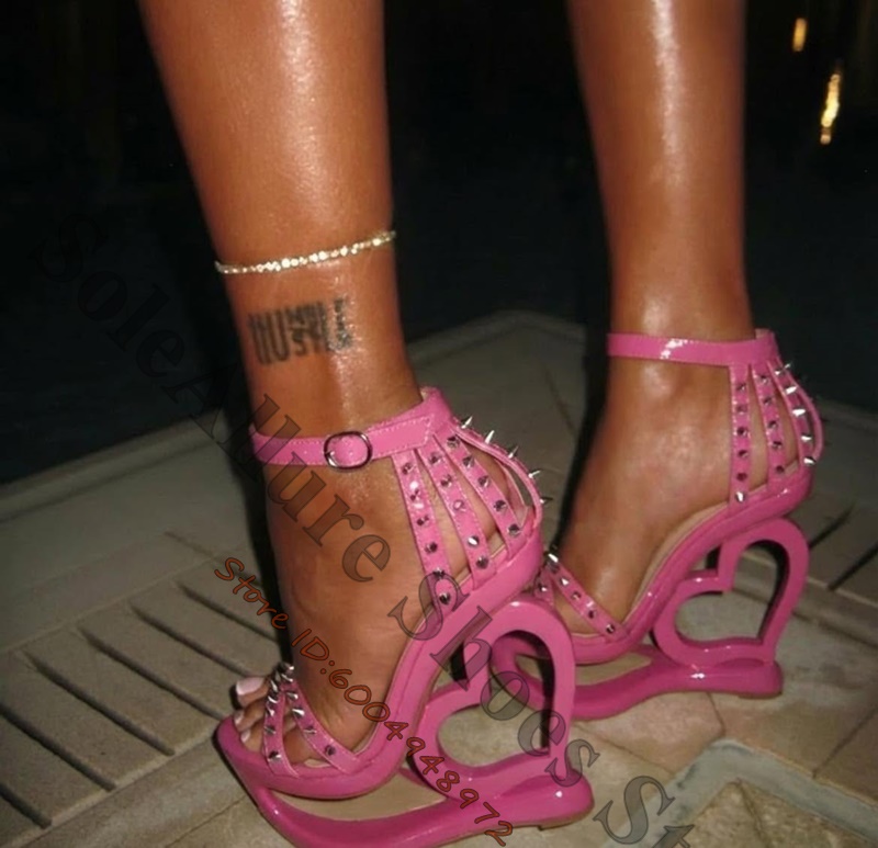 Hot Pink Spike Stud Caged Hear – Ankle Strap Heels Bewertung und Preis