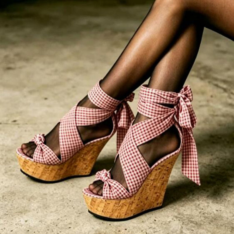 Süße rosa-weiße karierte Seide – Cork Wedge Sandal Bewertung und Preis