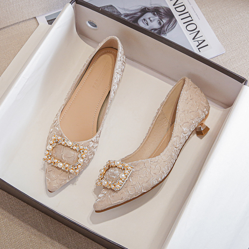 Elfenbeinfarbene, strukturiert – Ankle Strap Heels Bewertung und Preis
